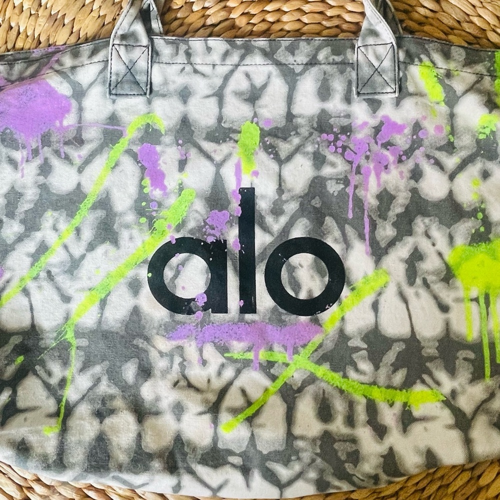 ALO Yoga Limited Edition “Neon Graffiti” Tote - Picture 3 of 4